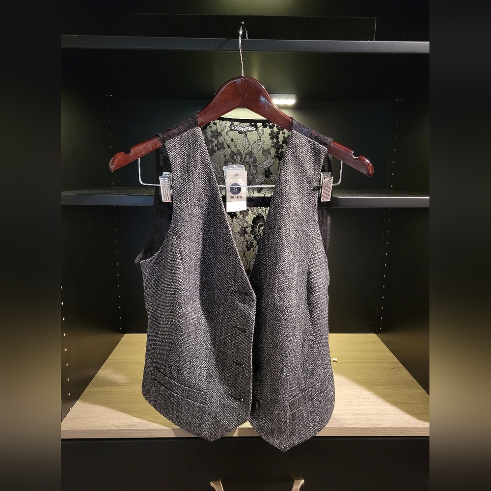 Women's size 10 Express vest